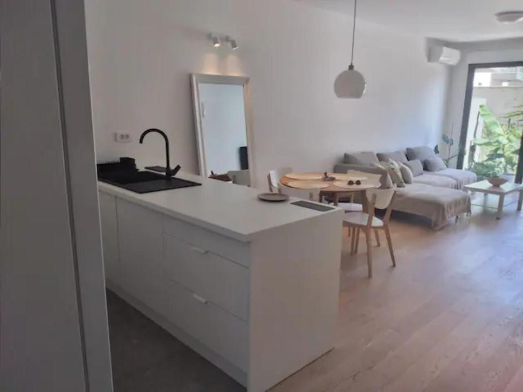 Apartment With Private Pool Split Kültér fotó