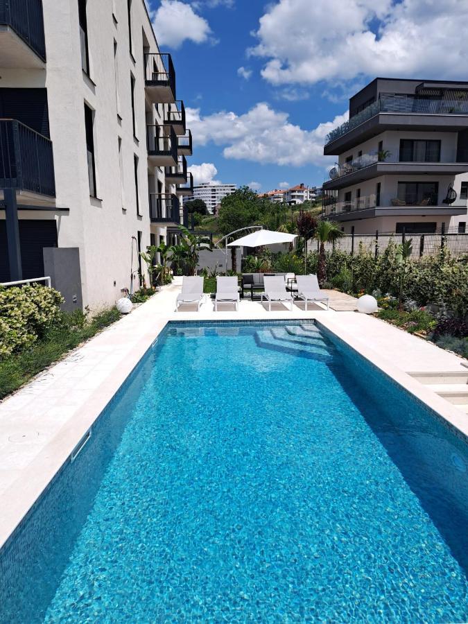 Apartment With Private Pool Split Kültér fotó