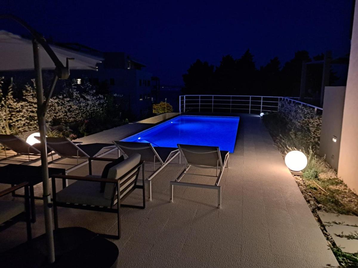 Apartment With Private Pool Split Kültér fotó