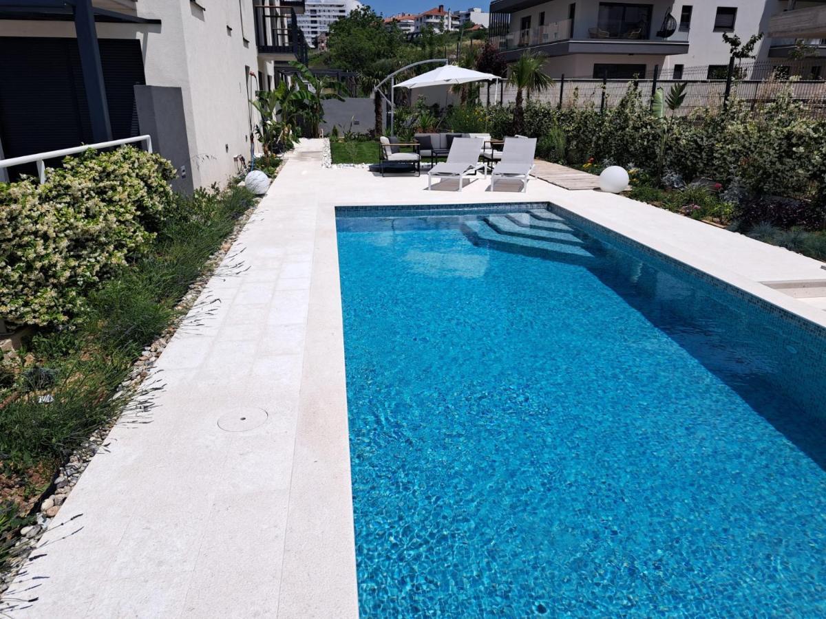 Apartment With Private Pool Split Kültér fotó