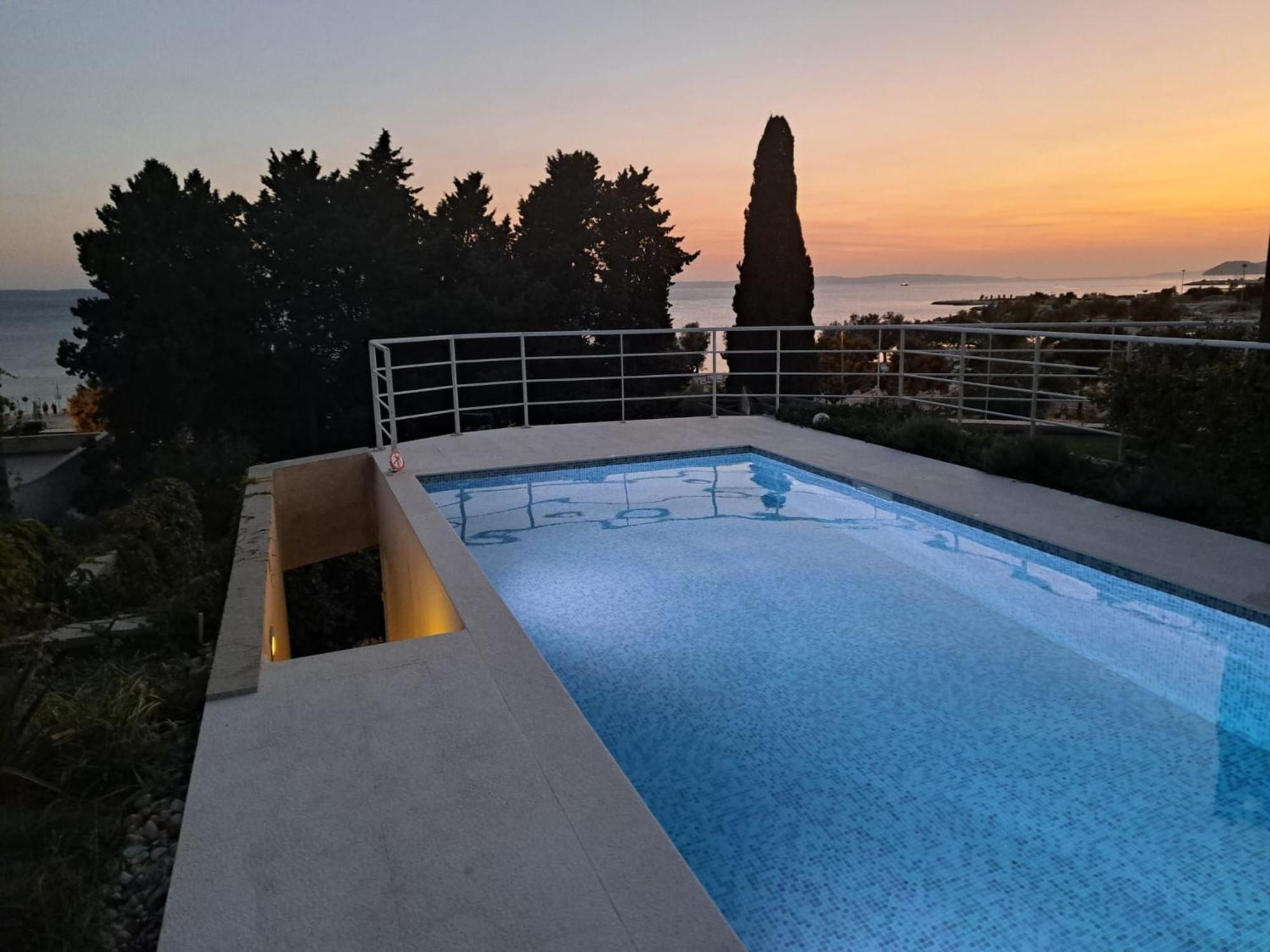 Apartment With Private Pool Split Kültér fotó