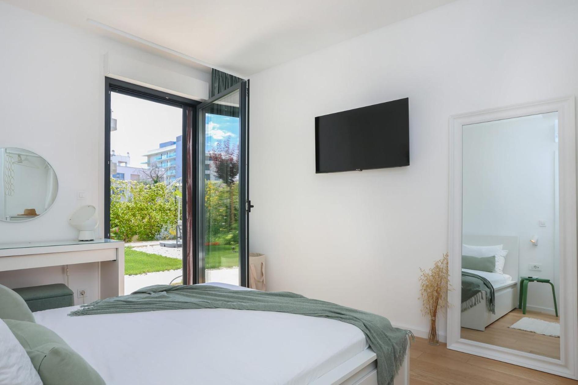 Apartment With Private Pool Split Kültér fotó